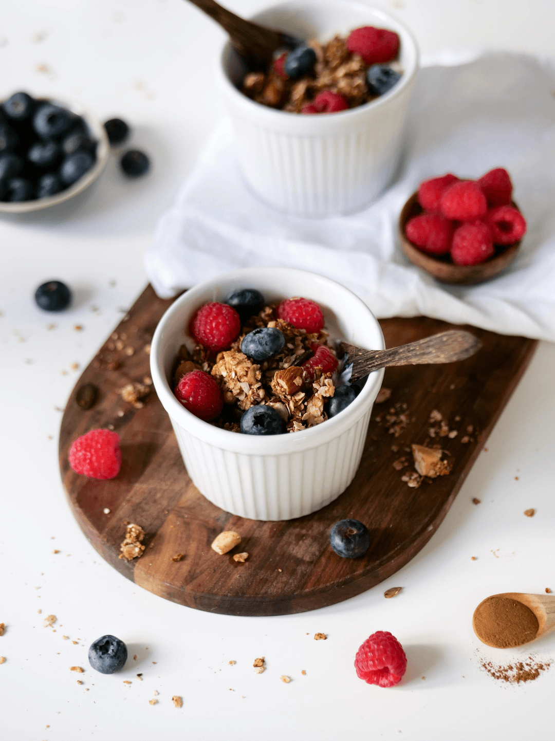 Knuspriges Granola mit Nüssen und Kernen